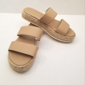Guess tan nude platform slides Size 6.5